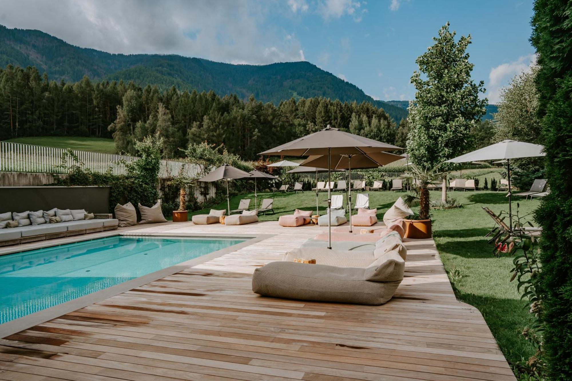 Hotel Petrus Bruneck Exteriör bild