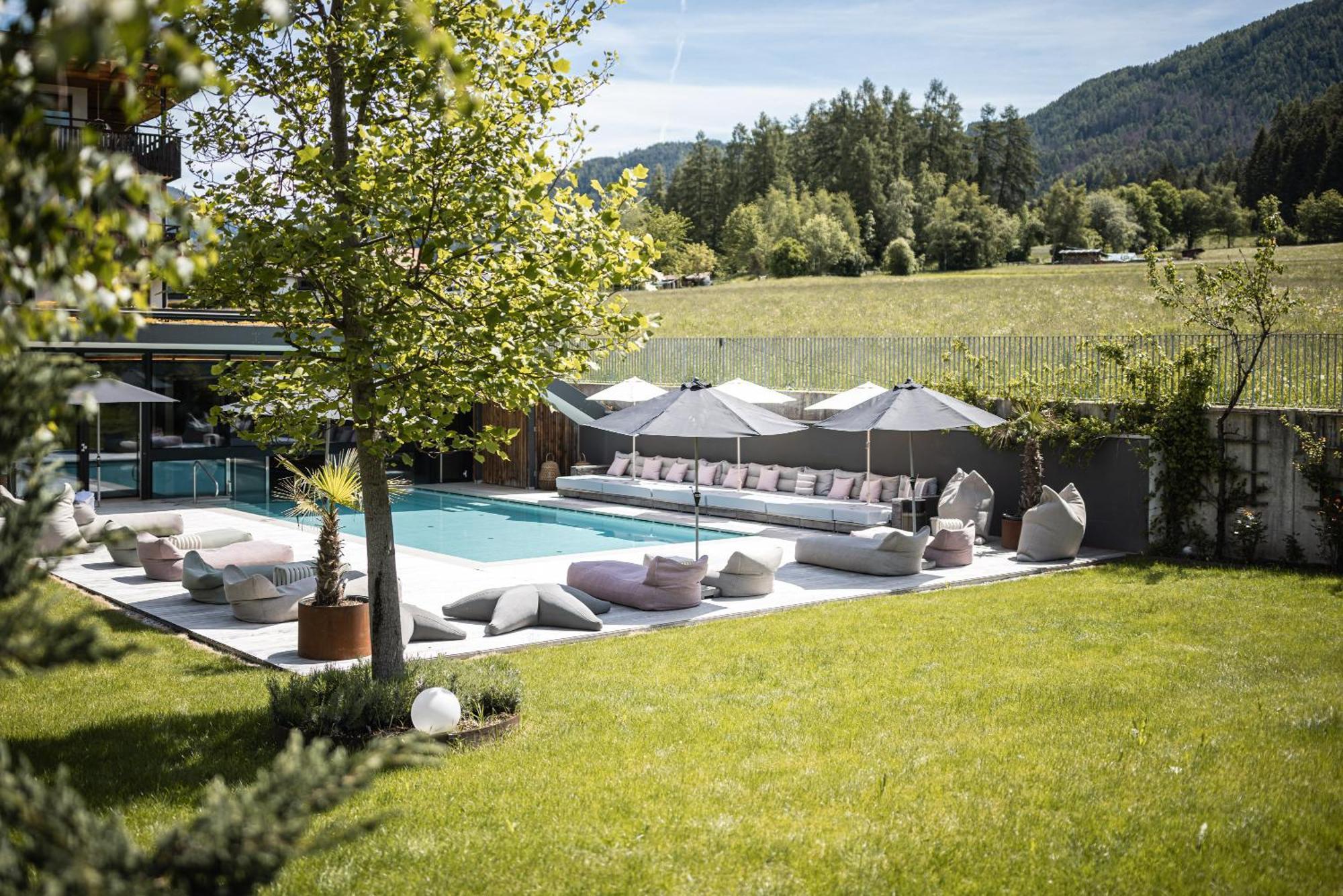 Hotel Petrus Bruneck Exteriör bild