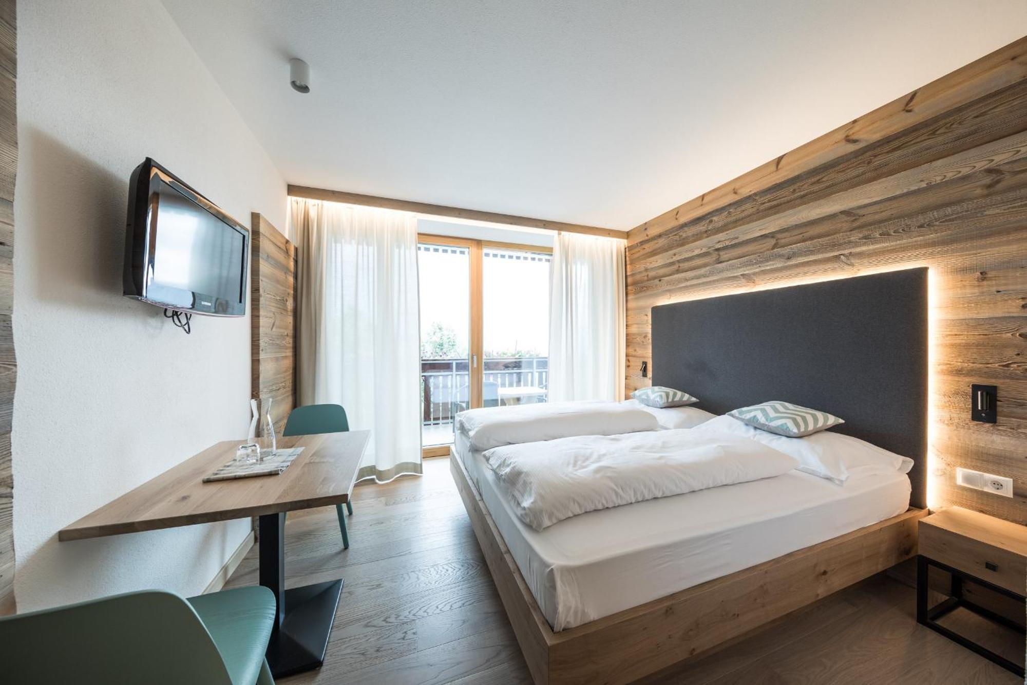 Hotel Petrus Bruneck Exteriör bild