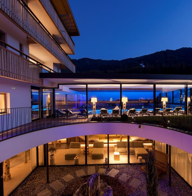 Hotel Petrus Bruneck Exteriör bild