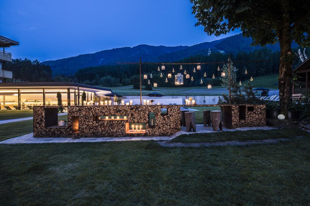 Hotel Petrus Bruneck Exteriör bild
