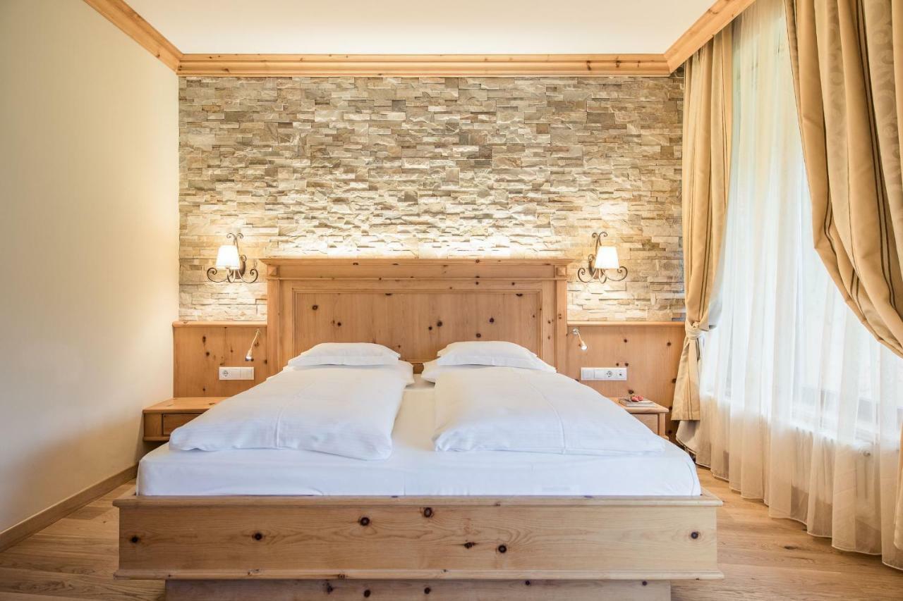 Hotel Petrus Bruneck Exteriör bild